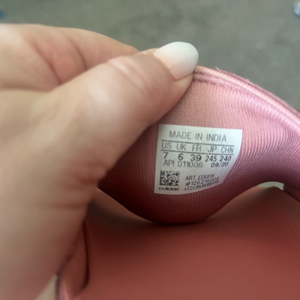 Adidas slides - Picture 3 of 7